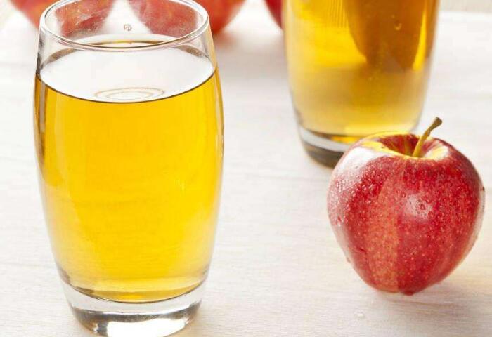 新鲜苹果图片制作苹果汁，冰冰凉凉一整夏