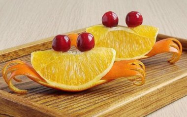 创意儿童水果拼盘做法 只需三步做出惟妙惟肖的橙子螃蟹