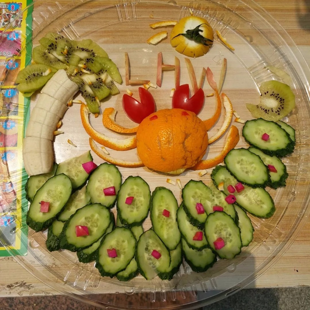 创意水果拼盘夏日螃蟹 邀你共游海滩