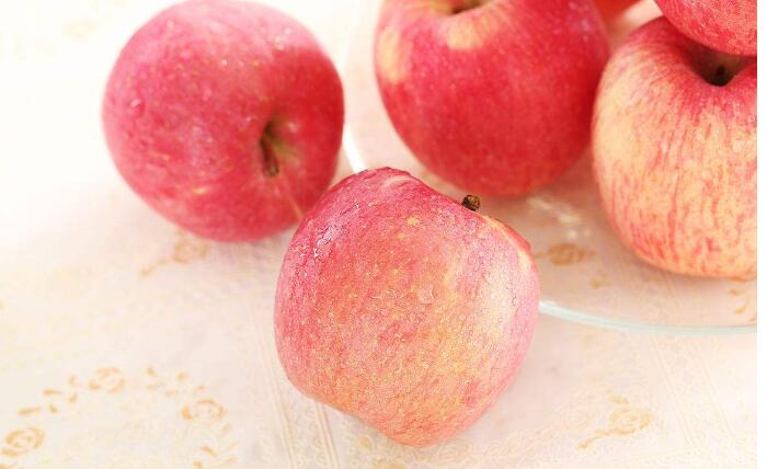 吃苹果的好处是什么，每天一个苹果让你收获健健康康身体
