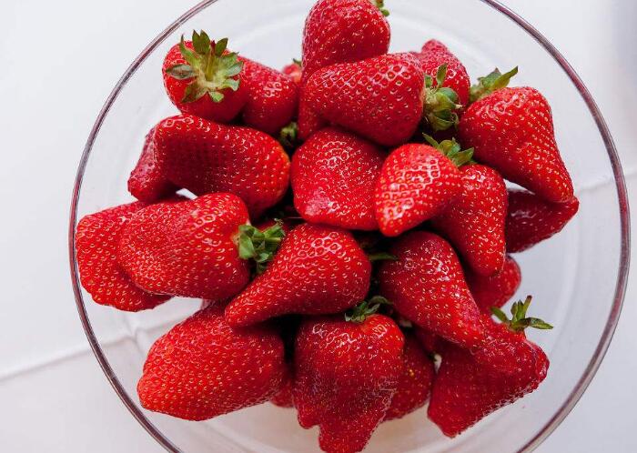 吃草莓有什么好处，三个方面带你深入了解草莓