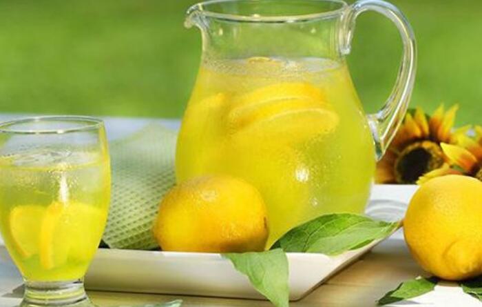 柠檬的功效与作用，多喝柠檬水好处特别多