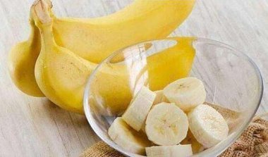 简单易学的美食 拔丝香蕉的做法